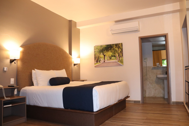 Bedroom 2, Gran Hotel Las Fuentes, Victoria
