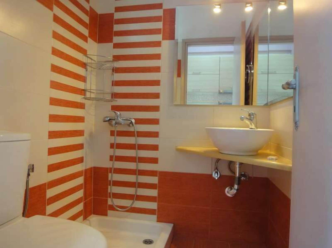 Bathroom 5, Albatros Studios & Apartments, Crete