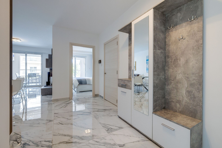 Others 5, Modern Apartment Steps to St George's Bay