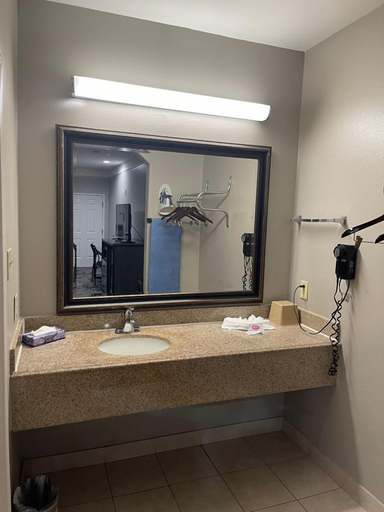 Bathroom 4, Scottish Inns and Suites Alvin, Brazoria