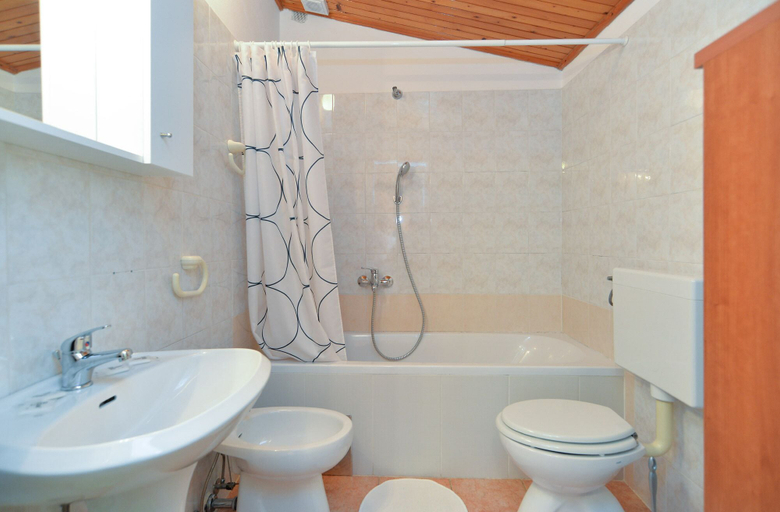 Bathroom 3, Apartment 669, Fažana