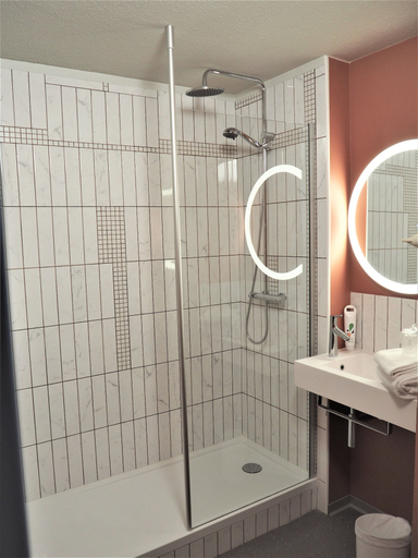 Bathroom 4, Ibis Styles Le Mans South Station, Sarthe