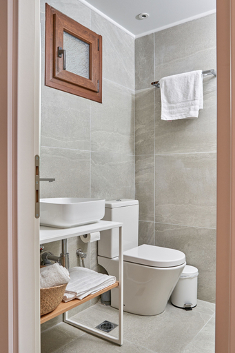 Bathroom 5, Mougre Studios, Central Macedonia
