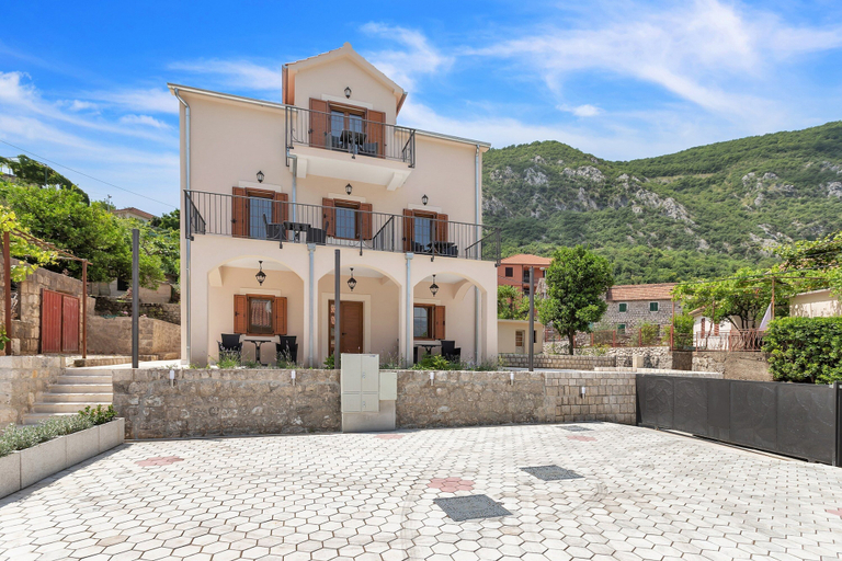 Exterior & Views 2, Apartments Mezini 11