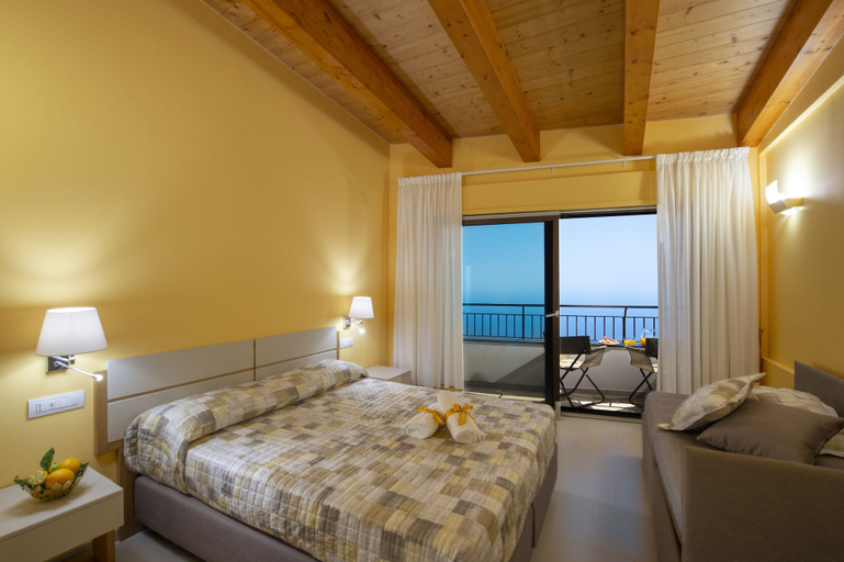 Bedroom 4, Villa Paradise Resort, Salerno