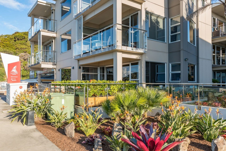 Exterior & Views 2, Edgewater Palms Apartments, Far North