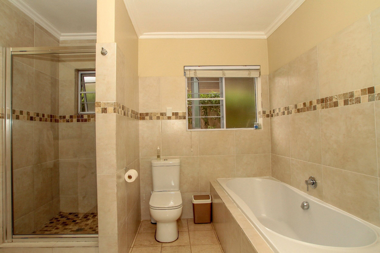 Bathroom 4, Chartwell Guest House, eThekwini