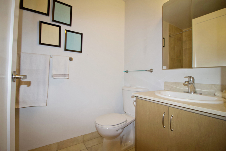 Bathroom 4, Livingsuites Toronto - 20 Blue Jays Way, Toronto