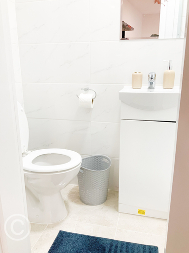 Bathroom 3, Cricklewood Studio Flats, London