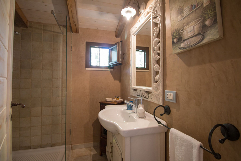 Bathroom 5, TD Casa Torchiano Hilltop Pool with Sea View, Bari