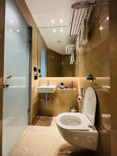 Bathroom 4, Ginger Mumbai Goregaon, Mumbai Suburban