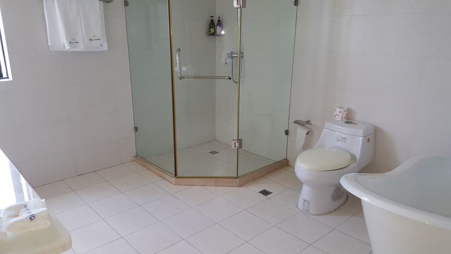 Bathroom 3, 37 Garden Guesthouse Yangcheng Lake Br., Suzhou