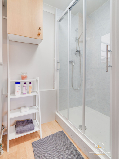 Bathroom 3, The Stylist Large Buddha House, Cambridgeshire