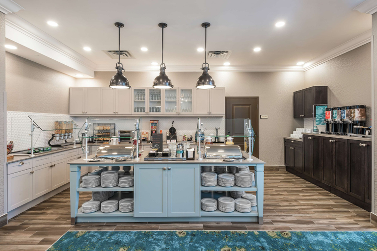 Food & Drinks 5, Homewood Suites By Hilton Ottawa Airport, Ottawa