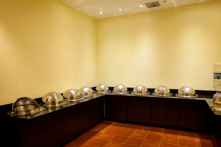 Food & Drinks, Grand Kubera, Viluppuram