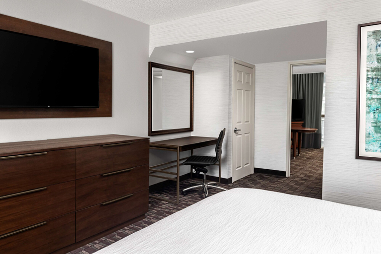 Bedroom 3, Embassy Suites by Hilton Nashville Airport, Davidson