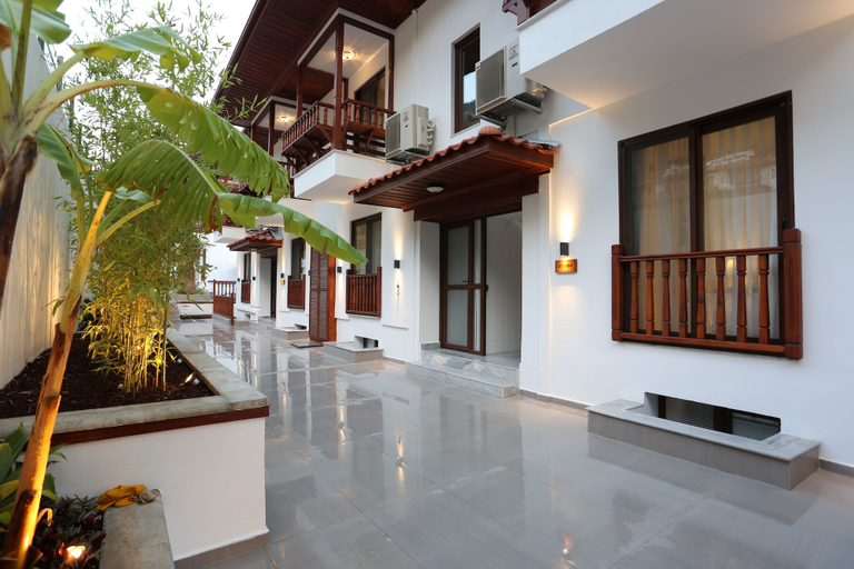 Exterior & Views 2, Alp Suites Pinehill, Ula