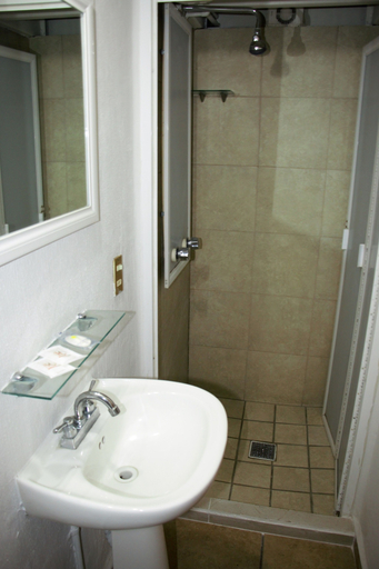 Bathroom 4, Hostel Lit, Guadalajara