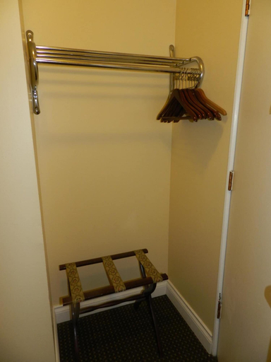 Bedroom 4, Arbutus Inn, Capital