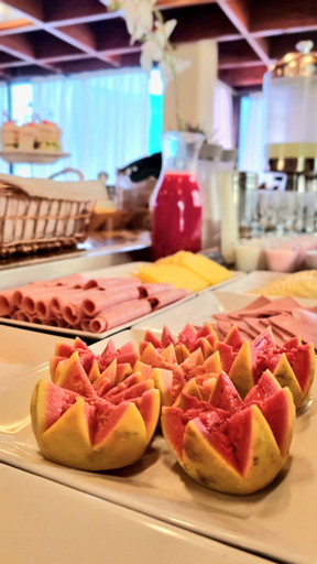 Food & Drinks 9