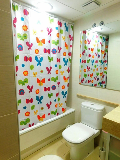 Bathroom 3, Apartamento Mileni - A150, Girona