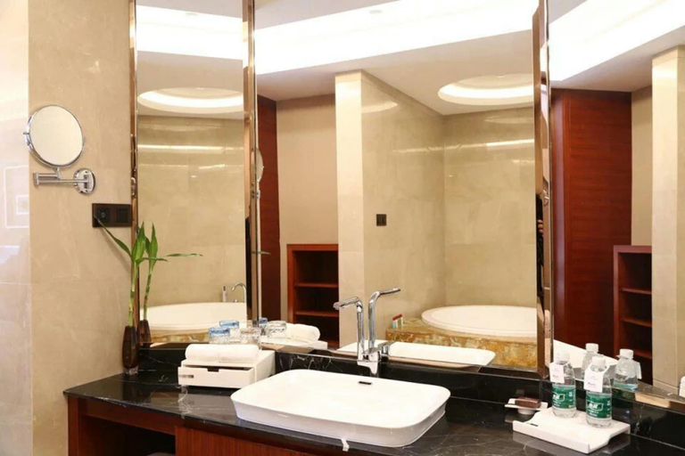 Bathroom, Argyle Hotel, Enshi Tujia and Miao