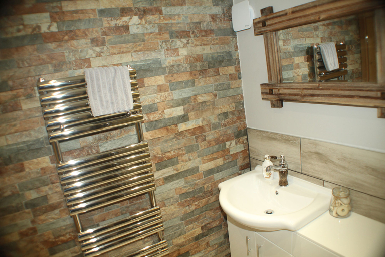 Bathroom 5, Lledr House - Hostel, Conwy
