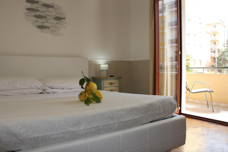Bedroom 5, Lemon Rooms Sorrento, Napoli