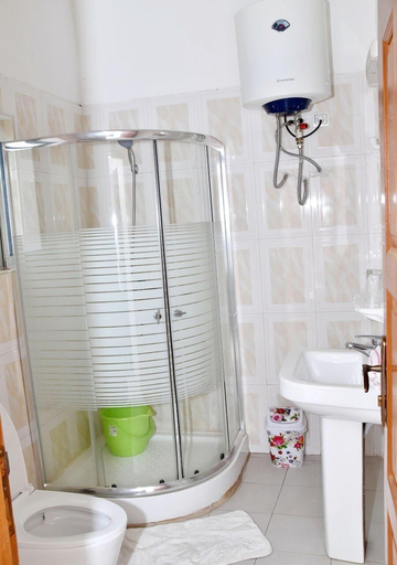 Bathroom 4, Gfac Hotel, Mfoundi