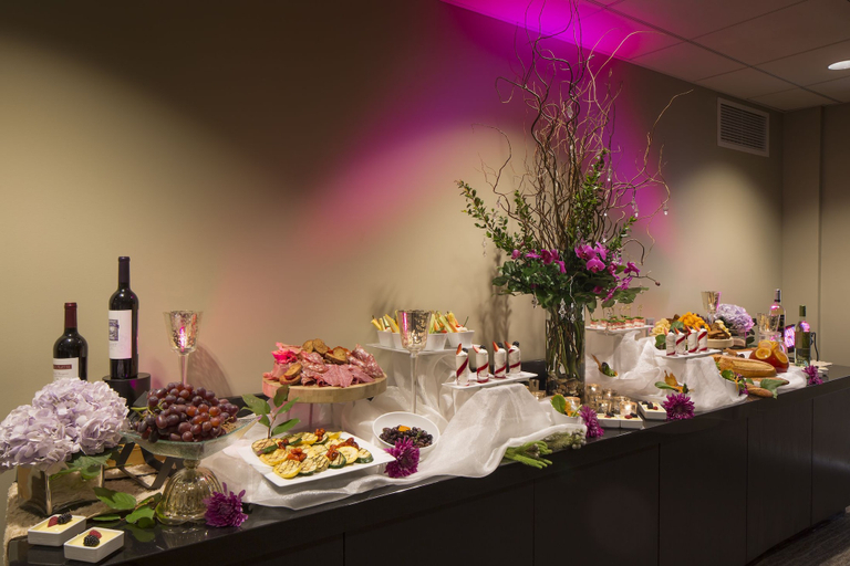 Food & Drinks 5, Chauncey Hotel & Conference Center, Mercer