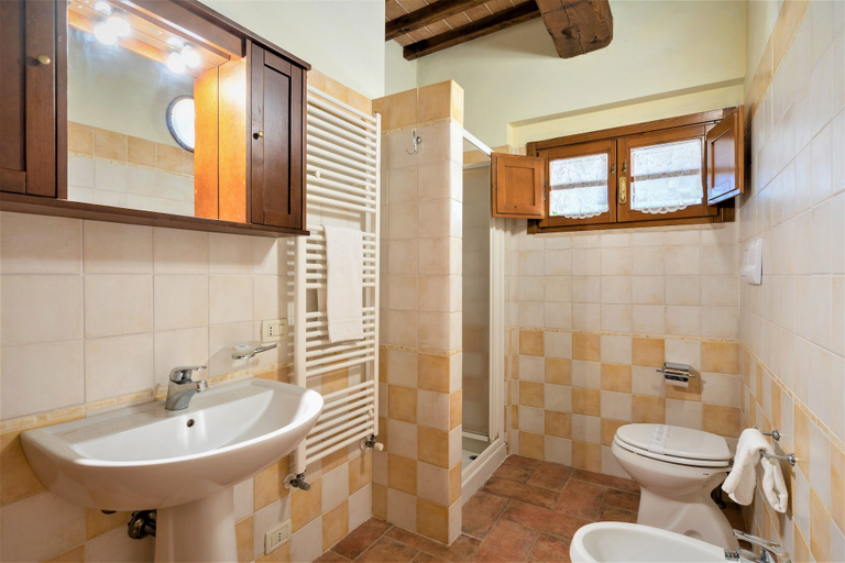 Bathroom 3, Bazzani Apartments, Siena