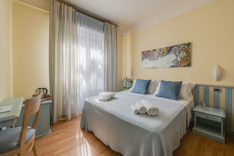 Bedroom 3, Hotel Massimo, Livorno