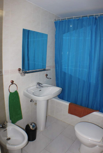 Bathroom 4, Aparthotel la Piramide, Las Palmas