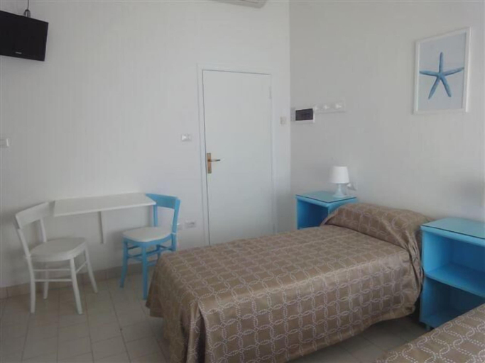 Bedroom 3, Ostello Casa per Ferie Stella Marina - Hostel, Forli' - Cesena