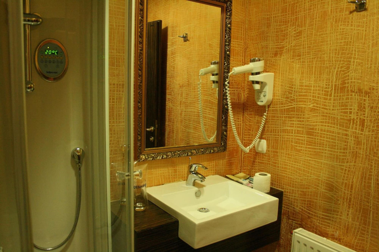 Bathroom 5, Hotel Hercegovina, Sarajevo