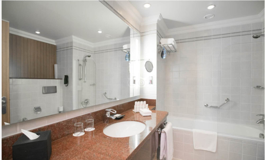 Bathroom 5, Radisson Blu Hotel, Muscat, Bausher