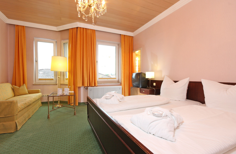 Bedroom 3, Wittelsbacher Hof Swiss Quality Hotel, Garmisch-Partenkirchen