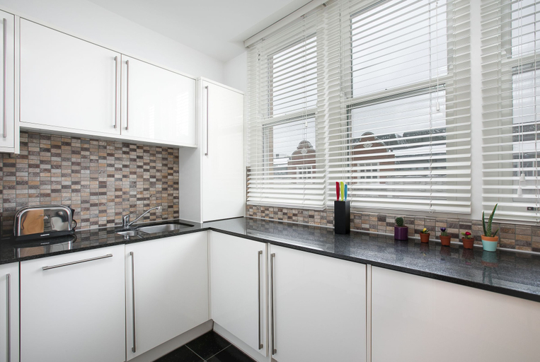 Others 5, 3 Beds 2 Baths Penthouse, London
