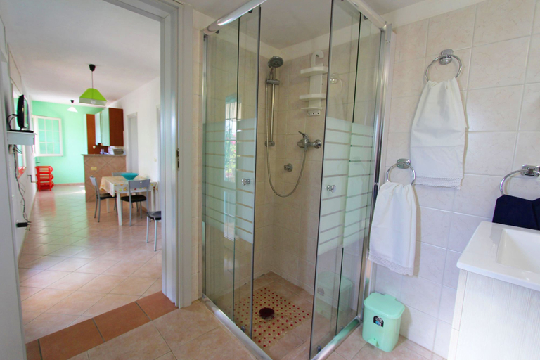 Bathroom 4, Casa Saracino, Lecce