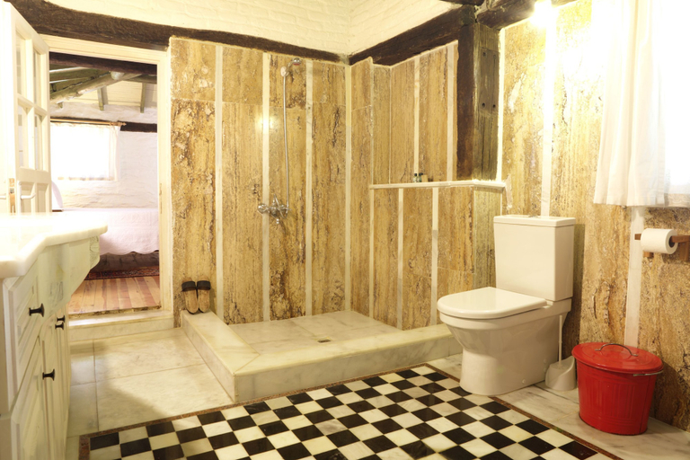 Bathroom 5, Nisanyan Hotel, Selçuk
