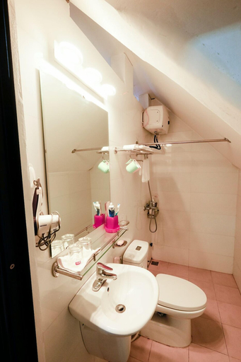 Bathroom 4, French Styled House, Từ Liêm