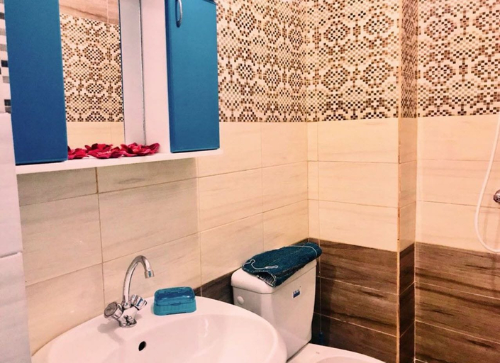 Bathroom 2, Dar Aesha, Djerba Midoun