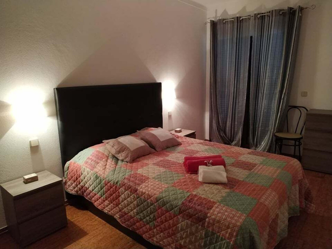 Bedroom 2, T3 Sra da Rocha by Casas & Papéis, Lagoa