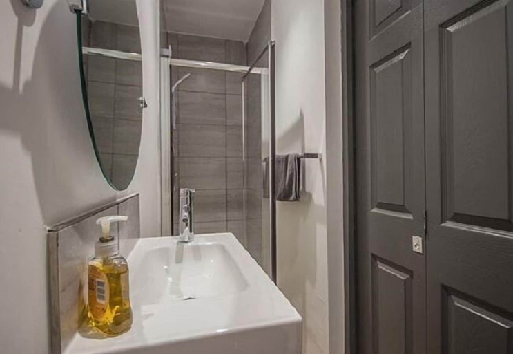 Bathroom 5, Feather Bed Cottage B&B, Warwickshire