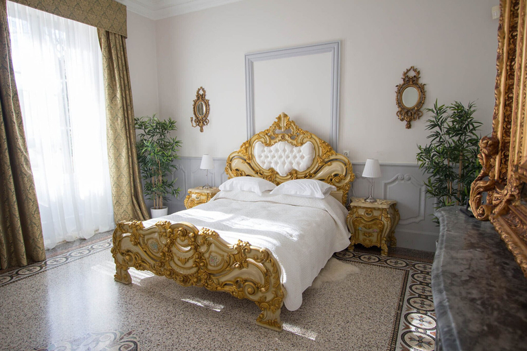 Bedroom 5, Château Rieutort, Hérault