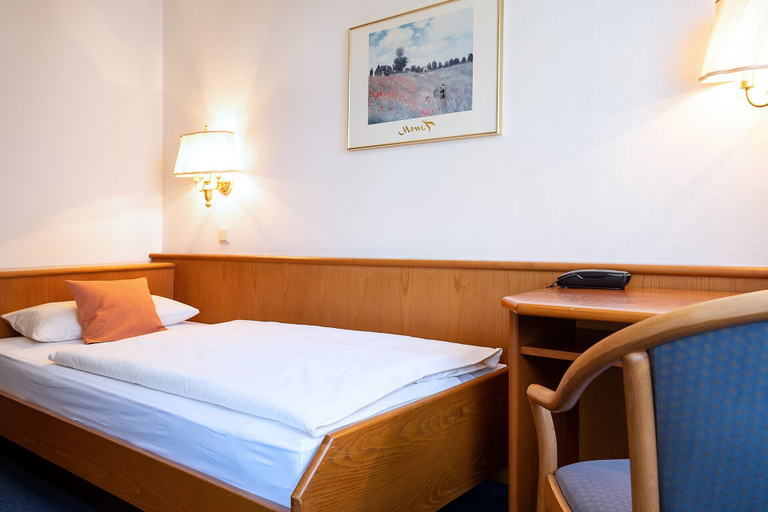 Bedroom 2, Hotel Am Steinberg, Hildesheim