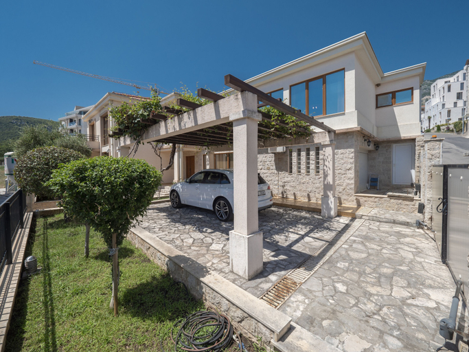 Exterior & Views 2, Vila Plima