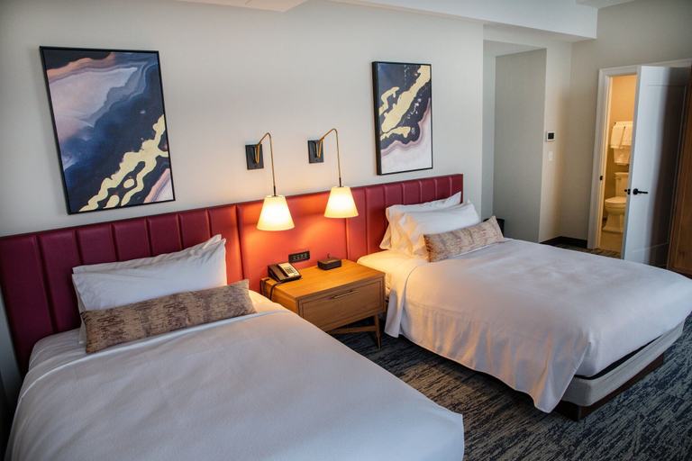 Bedroom 4, BLU-Tique, Akron, a Tribute Portfolio Hotel, Summit