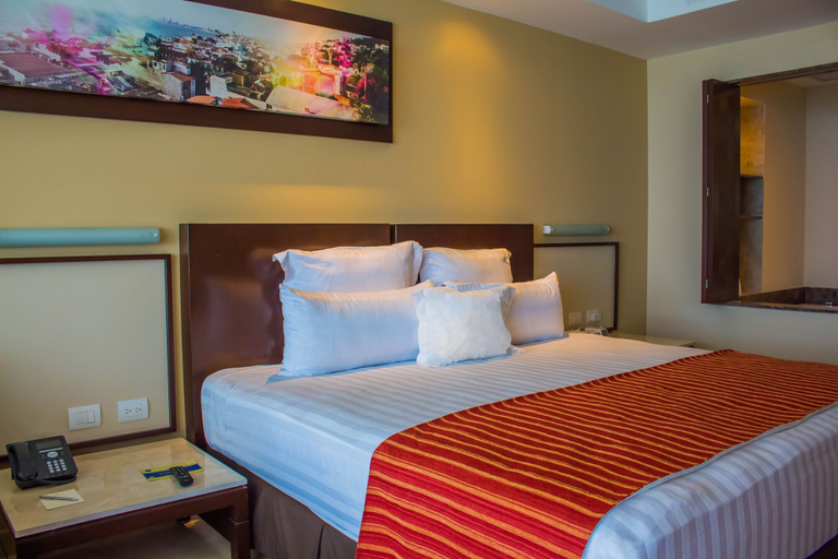 Bedroom 4, Sunset Plaza Beach Resort & Spa Pto Vallarta All Inclusive, Puerto Vallarta