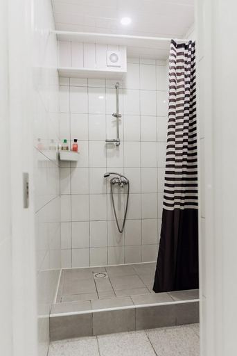 Bathroom 4, Sleep&Go Hostel, Velikiy Novgorod